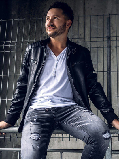 T-shirt da uomo bianca in cotone tinta unita con scollo a V Bolf 4049A2