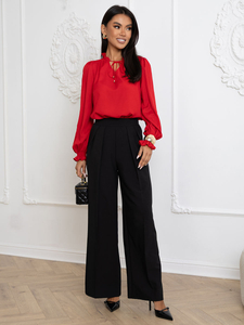 Camicetta elegante da donna con cravatta rossa Bolf 546